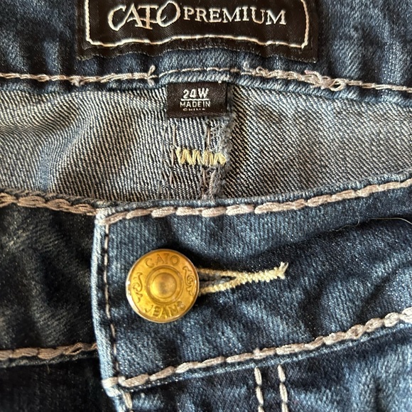 Cato Premium Slightly Distressed Jeans - Picture 1 of 5